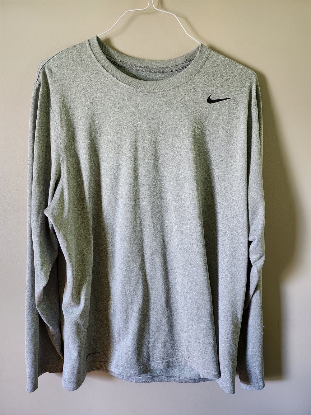 Nike Men’s Long-Sleeve Dri-FIT Crew Shirt - Light Gray XL